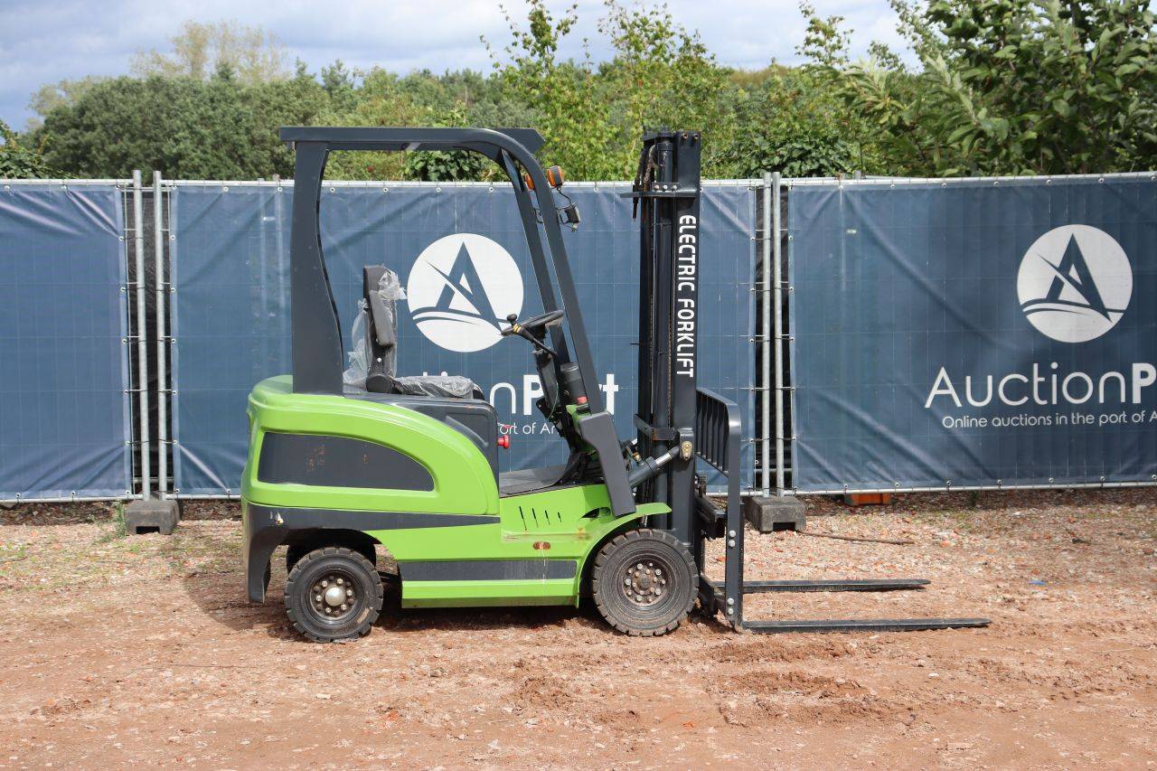 Carrello elevatore elettrico CPD15 da 3,0 m