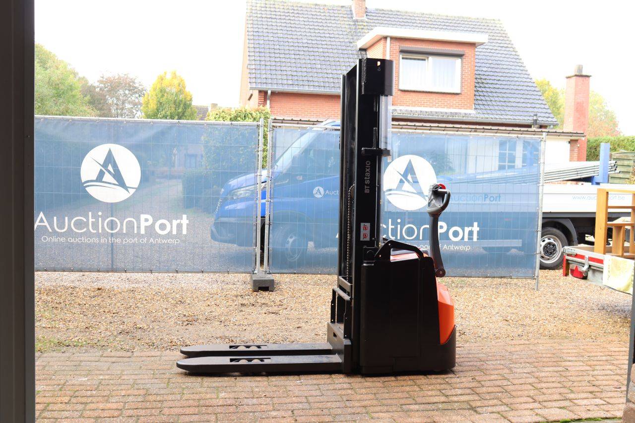 Toyota SWE200 Electric Stacker 2000kg 3.1m 2019