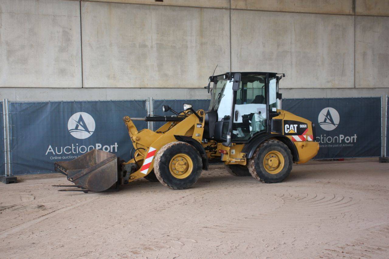 Wheel loader Caterpillar 906H Diesel 55kW 2011
