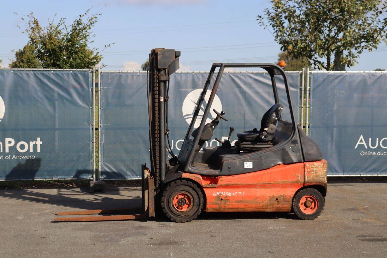 Forklift Lansing Linde E30-01 Electric 3000kg 4.92m 1998
