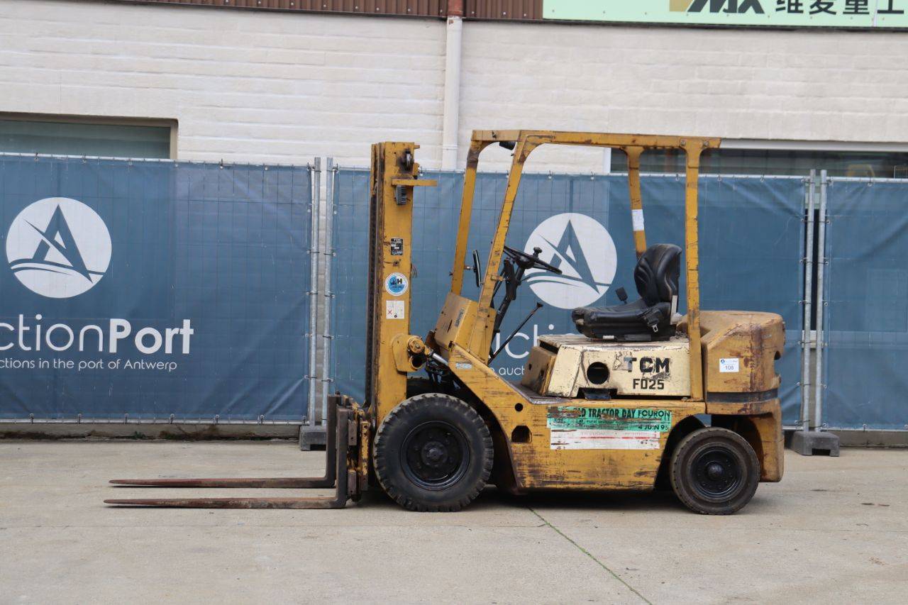 Forklift TCM FD25 Diesel 2500kg 3.0m