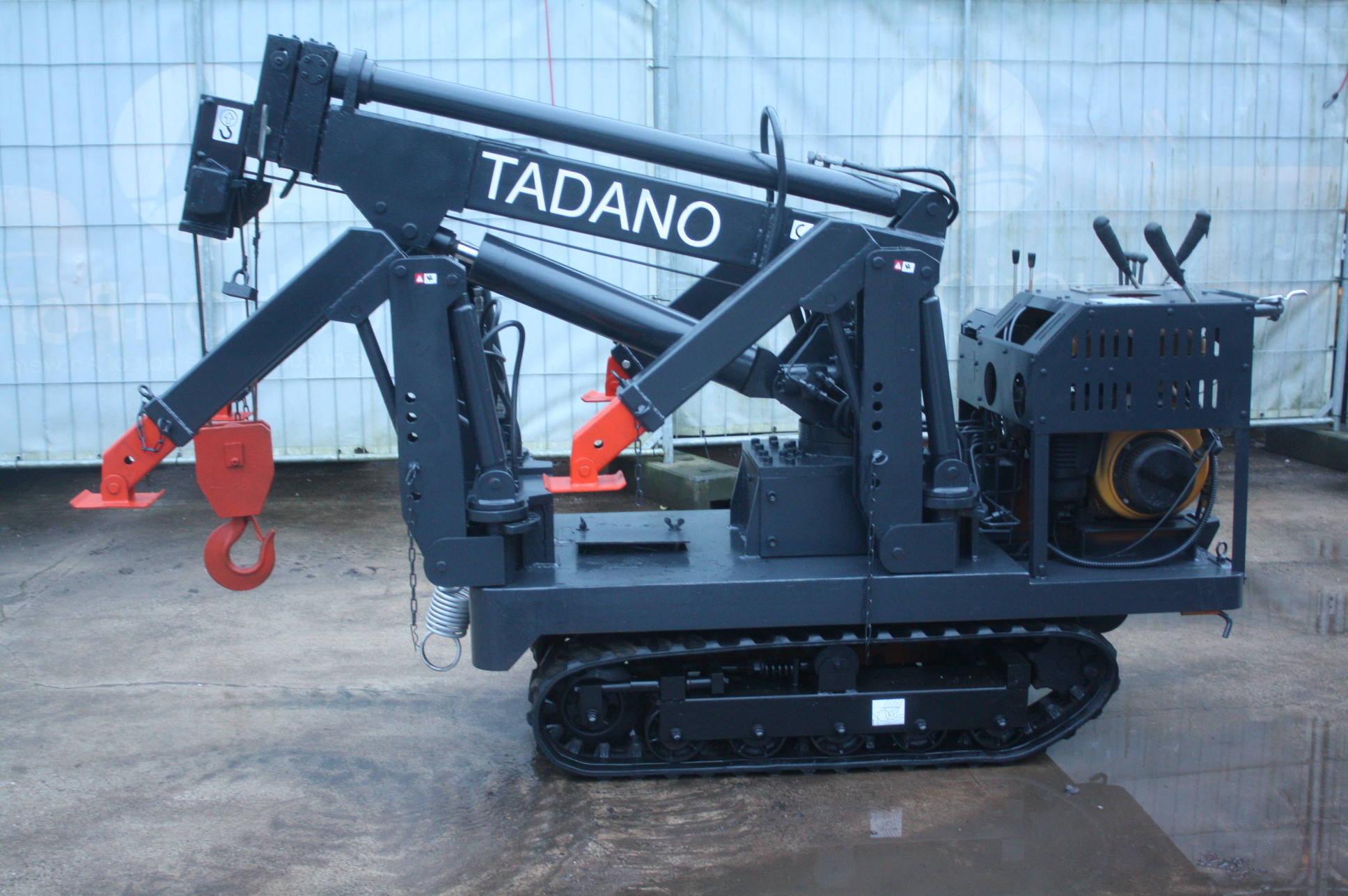 Crawler crane Tadano SK-1600 Petrol 1600kg 7m
