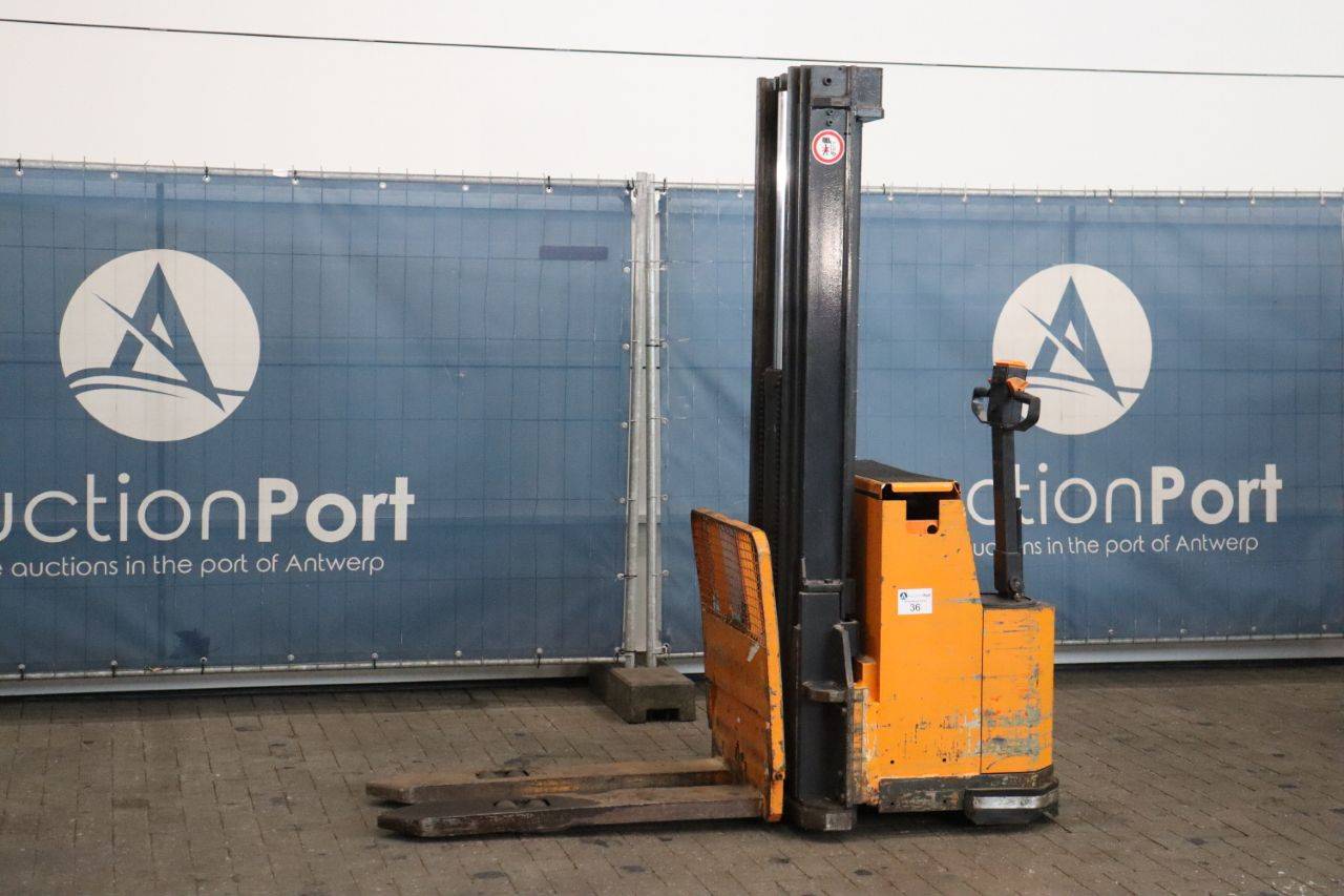 Stacker Wagner X-3226 Electric 1600kg 5.0m 1993