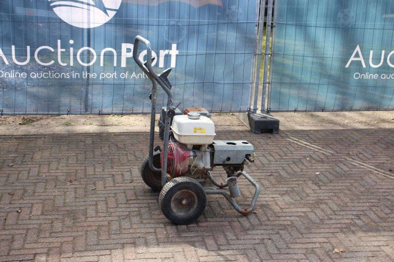 Kärcher Petrol High-Pressure Cleaner