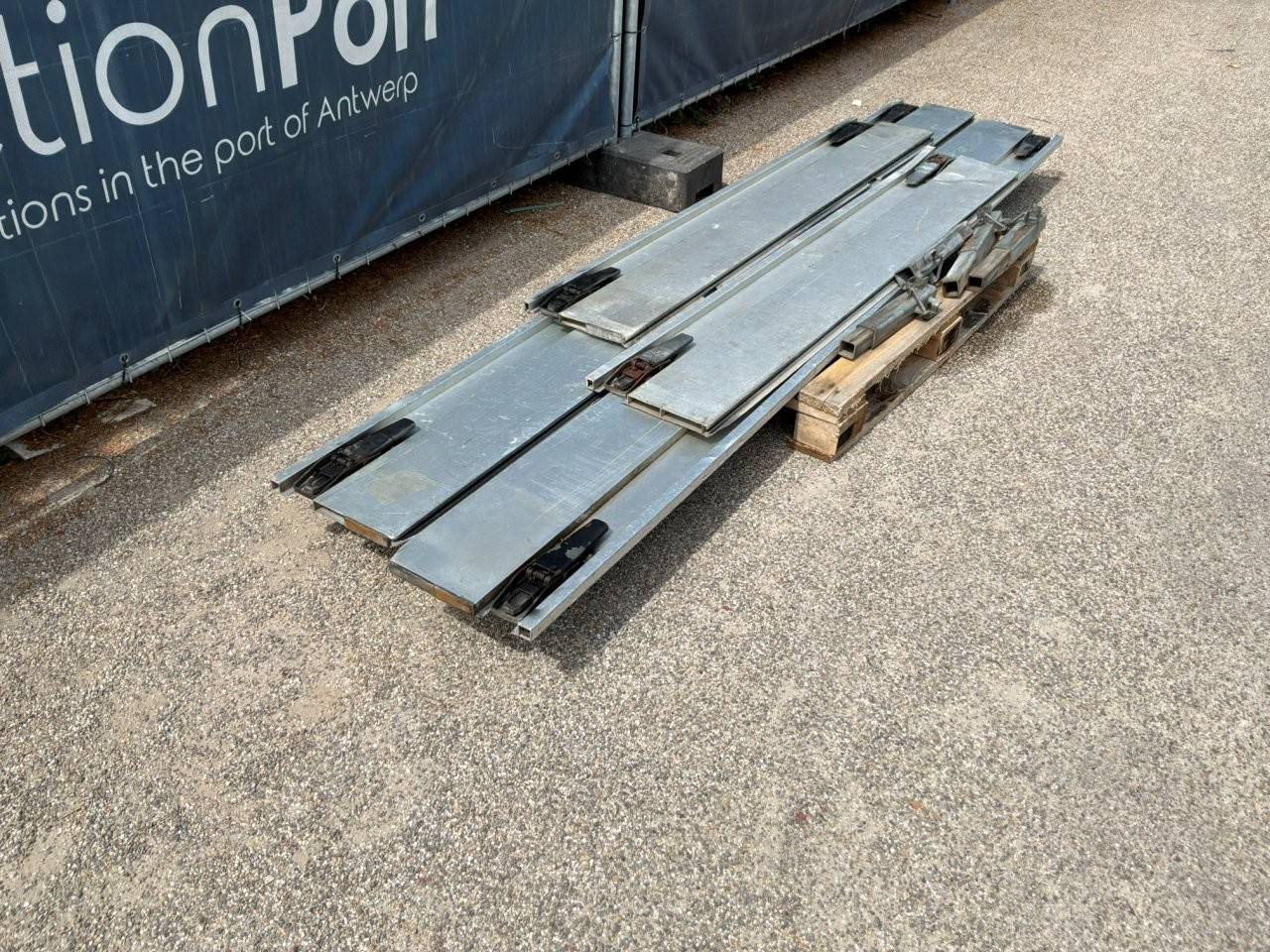 Aluminium plate set