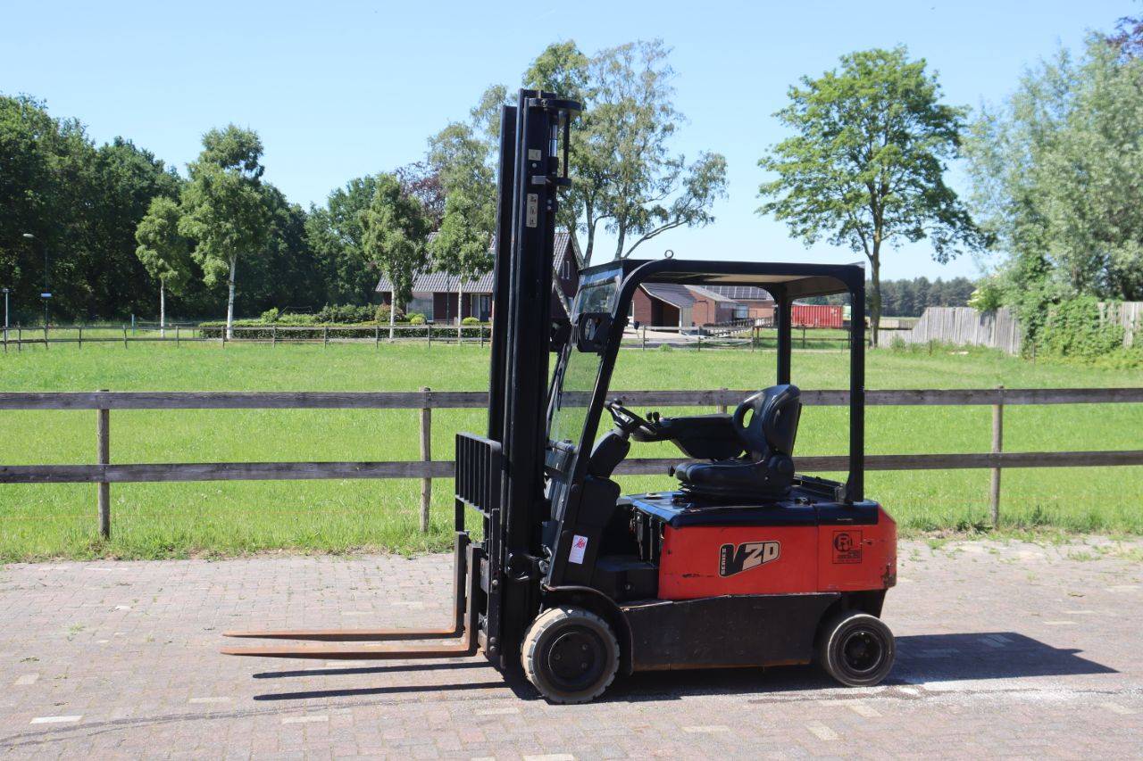 Carrello elevatore elettrico EP Equipment CPD20FVD8 2000 kg 4,5 m 2018