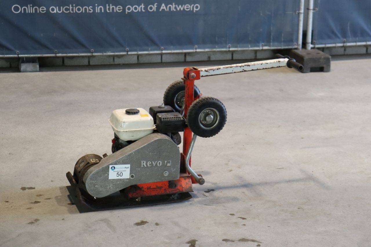 Vibrating plate Revo Petrol