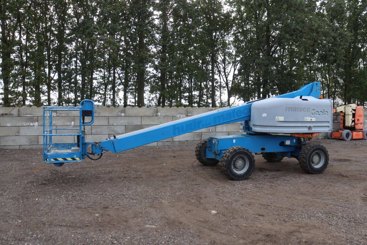 Piattaforma aerea telescopica Genie S-40 Diesel 227 kg 15,1 m 2016