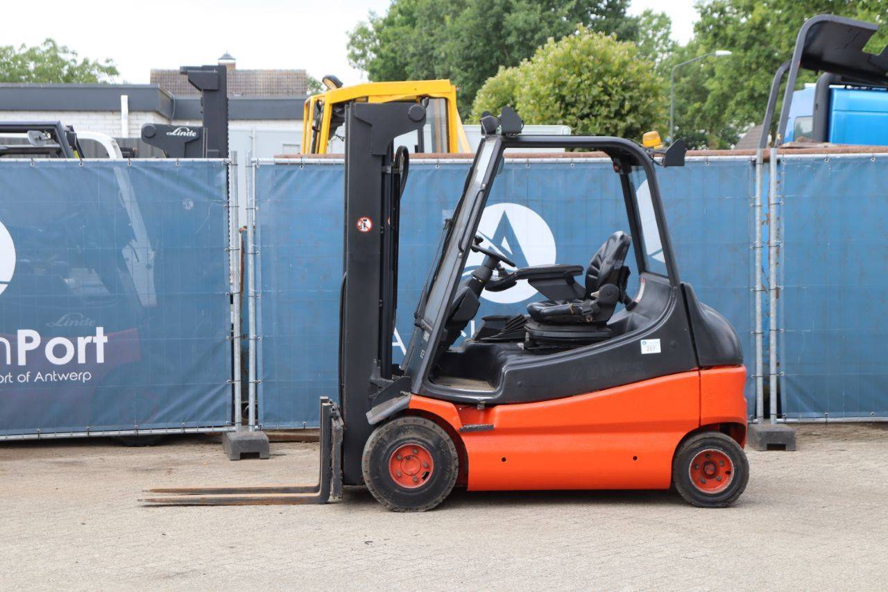 Forklift Linde E25/02 Electric 2500kg 4.8m 2006