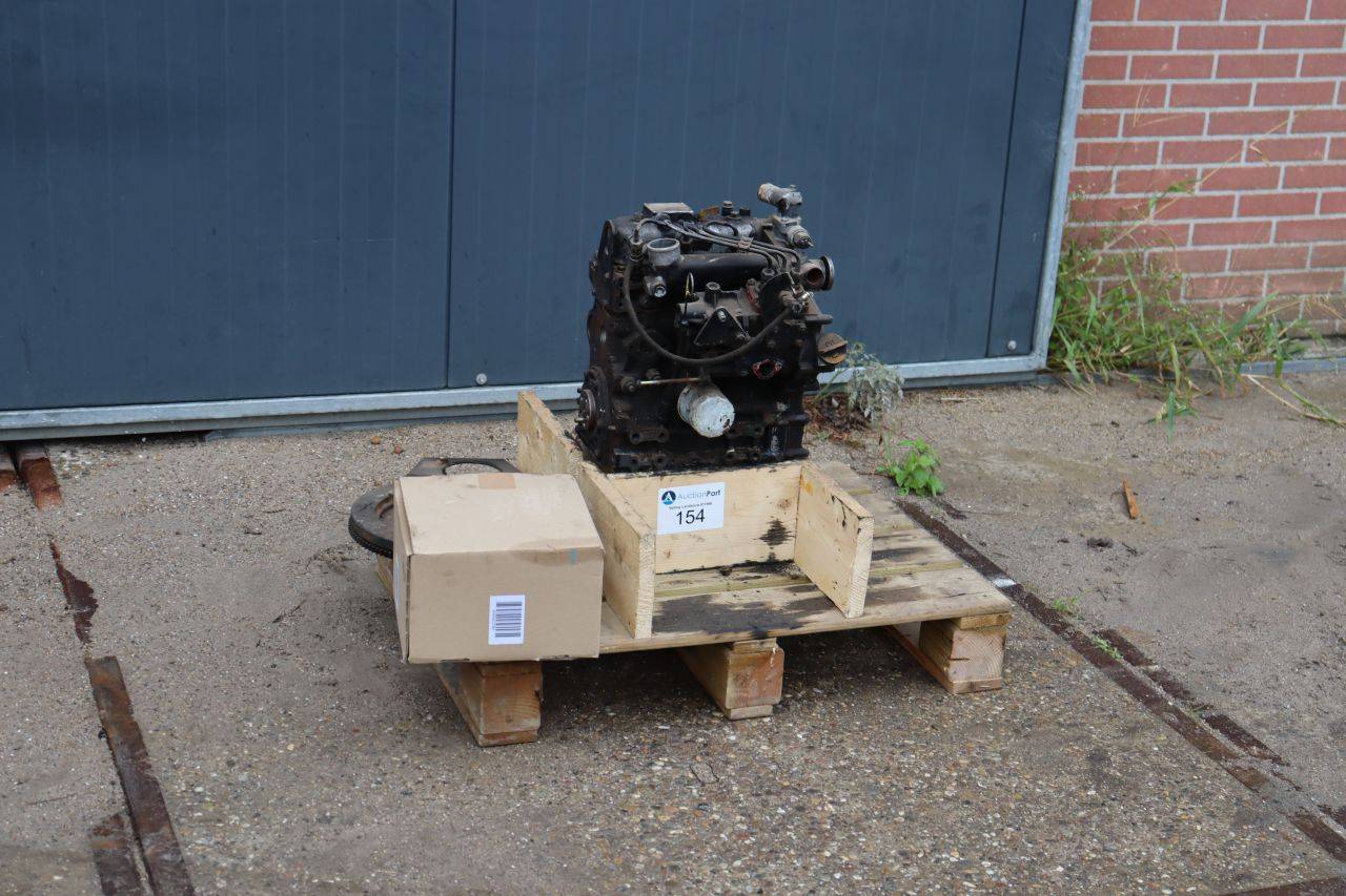 John Deere 3007D003 Dieselmotor mit Ersatzteilen.
