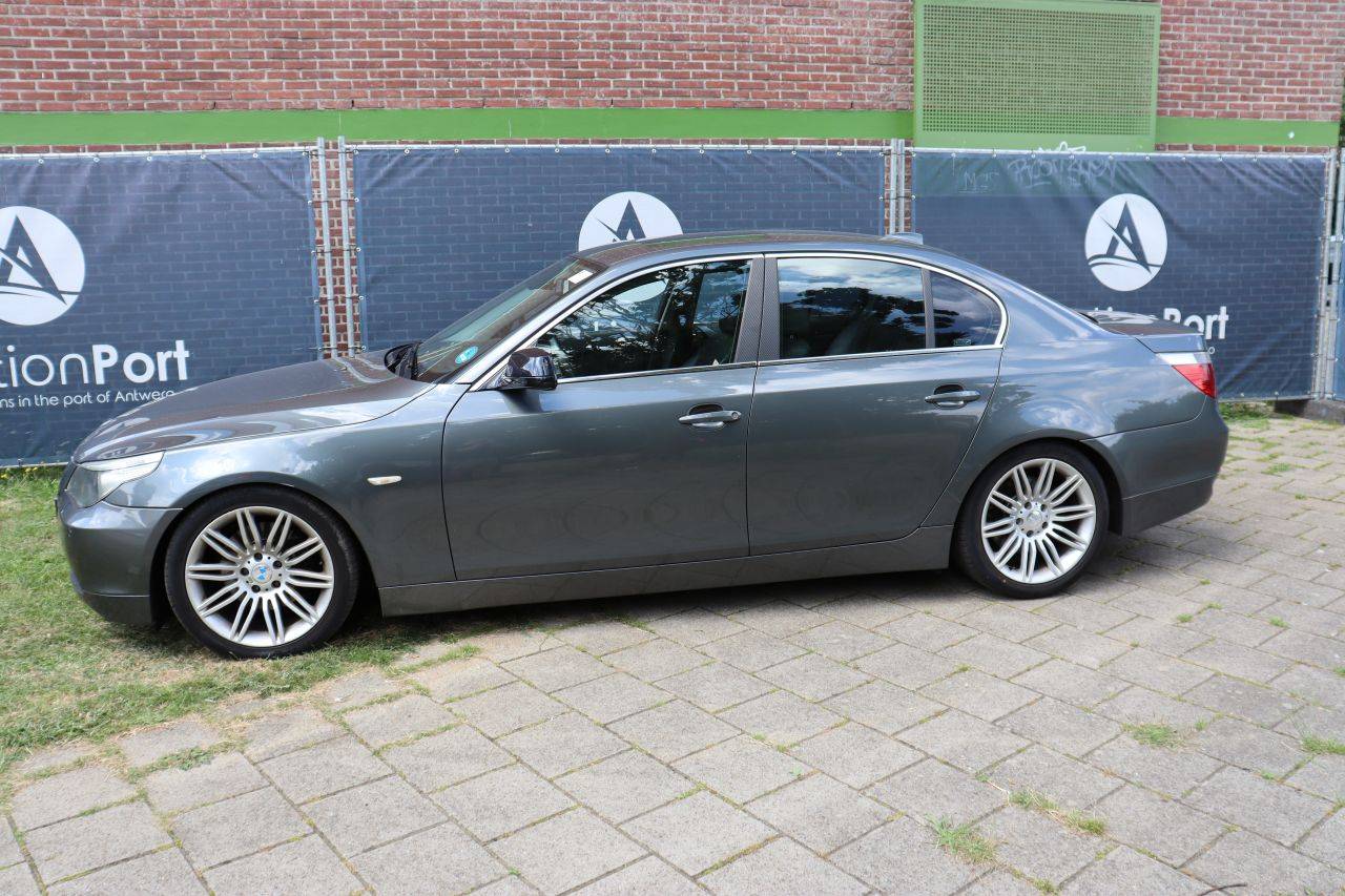Passenger car BMW 520i Petrol 170hp 2004