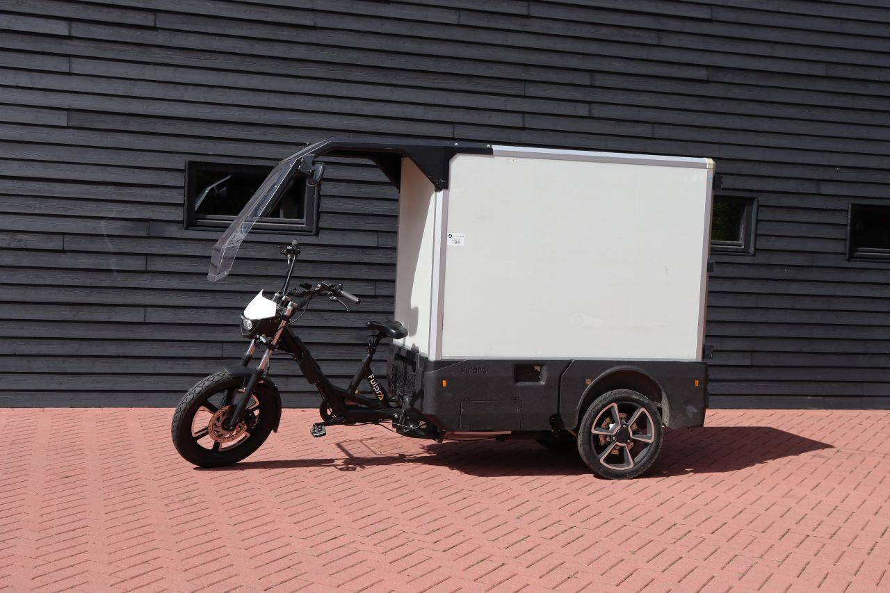 Bicicletta cargo Fulpra con bauletto chiuso 2025