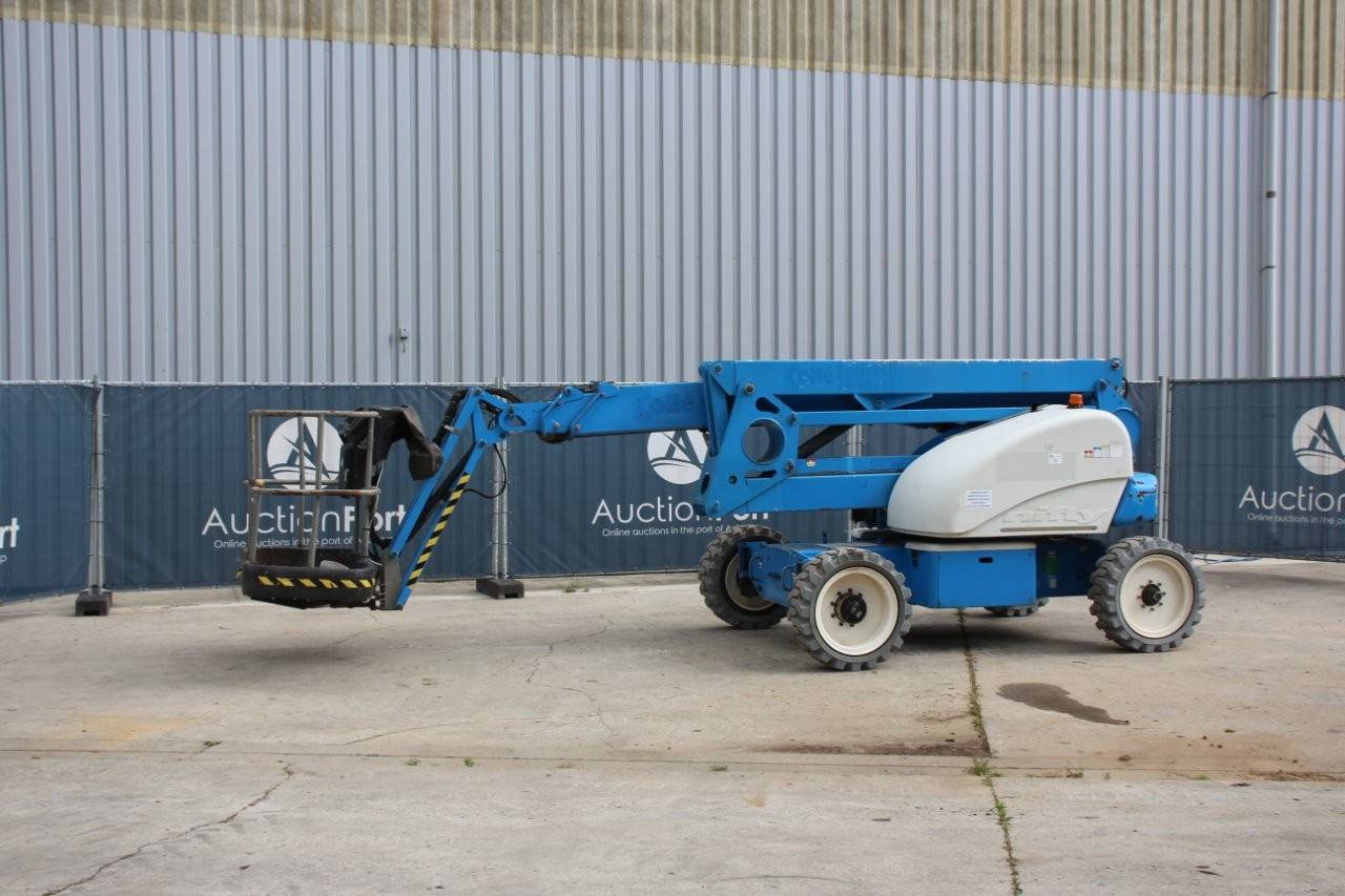 Nifty HR21 DE 2WD Diesel 20.8m Articulated Boom Lift 2013
