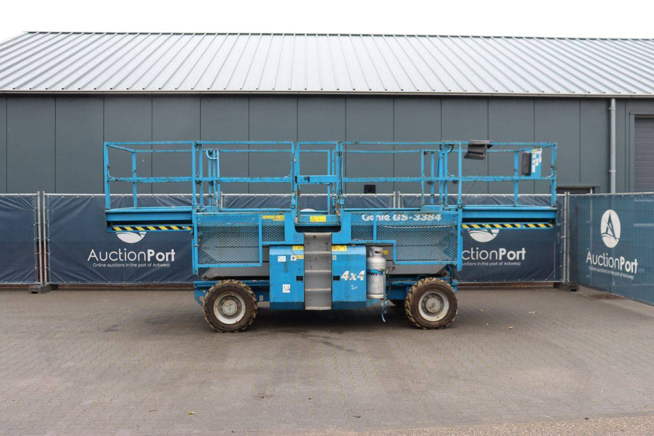 Scissor lift Genie GS-3384 4x4 LPG + Diesel