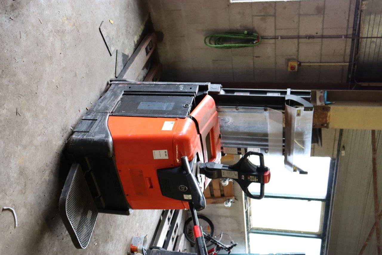 Stacker BT SPE200D Electric 2000kg 2.5m 2015