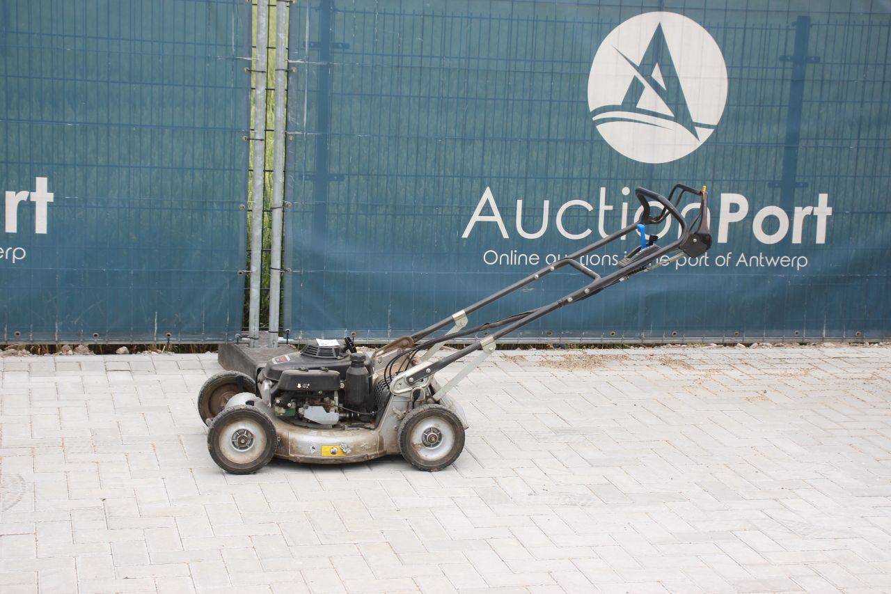 Iseki SW8210 Petrol Lawn Mower 3.2kW 2017