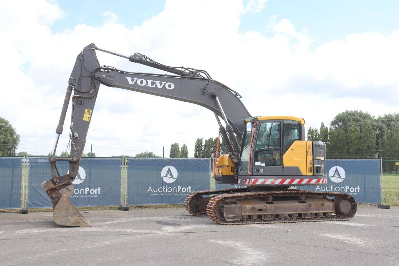Crawler excavator Volvo ECR235EL Diesel 129kW 2017
