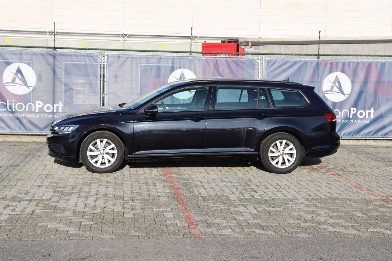 Passenger car Volkswagen Passat Petrol 150 hp 2020 (Margin)