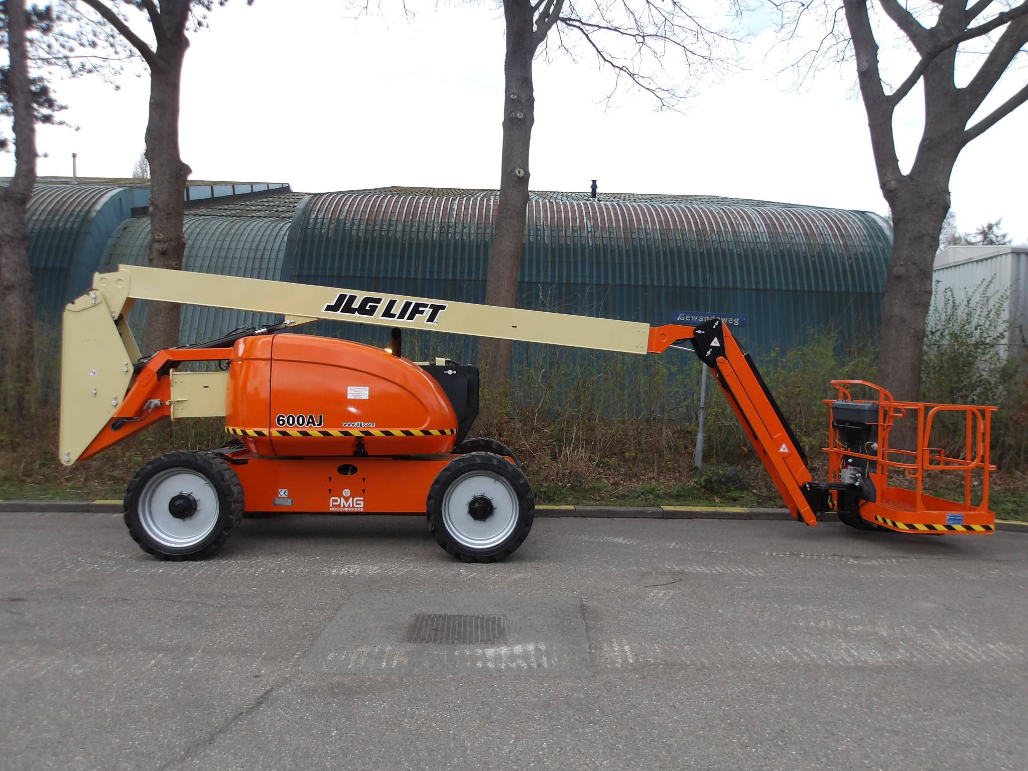 Telescopic boom lift JLG 600AJ 20.47m Diesel 2014