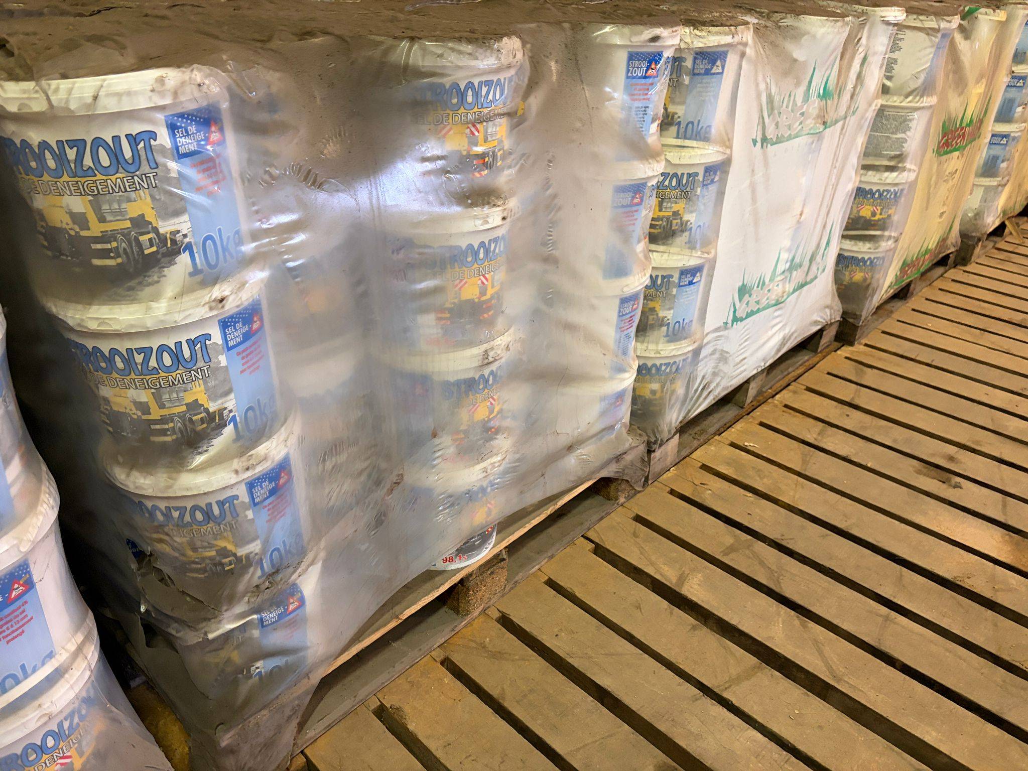 10 pallets of road salt