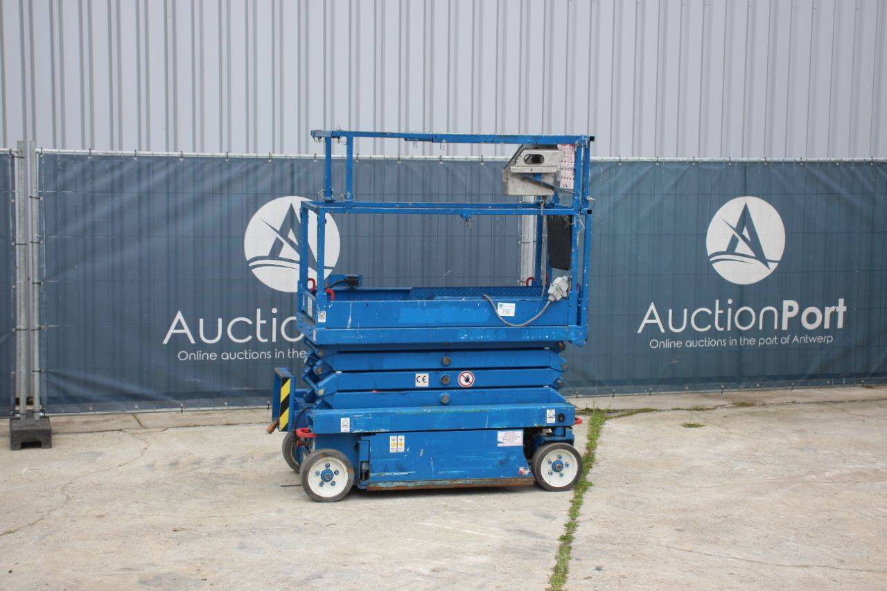 SkyJack SJ3219 Electric Scissor Lift 7.8m 2015