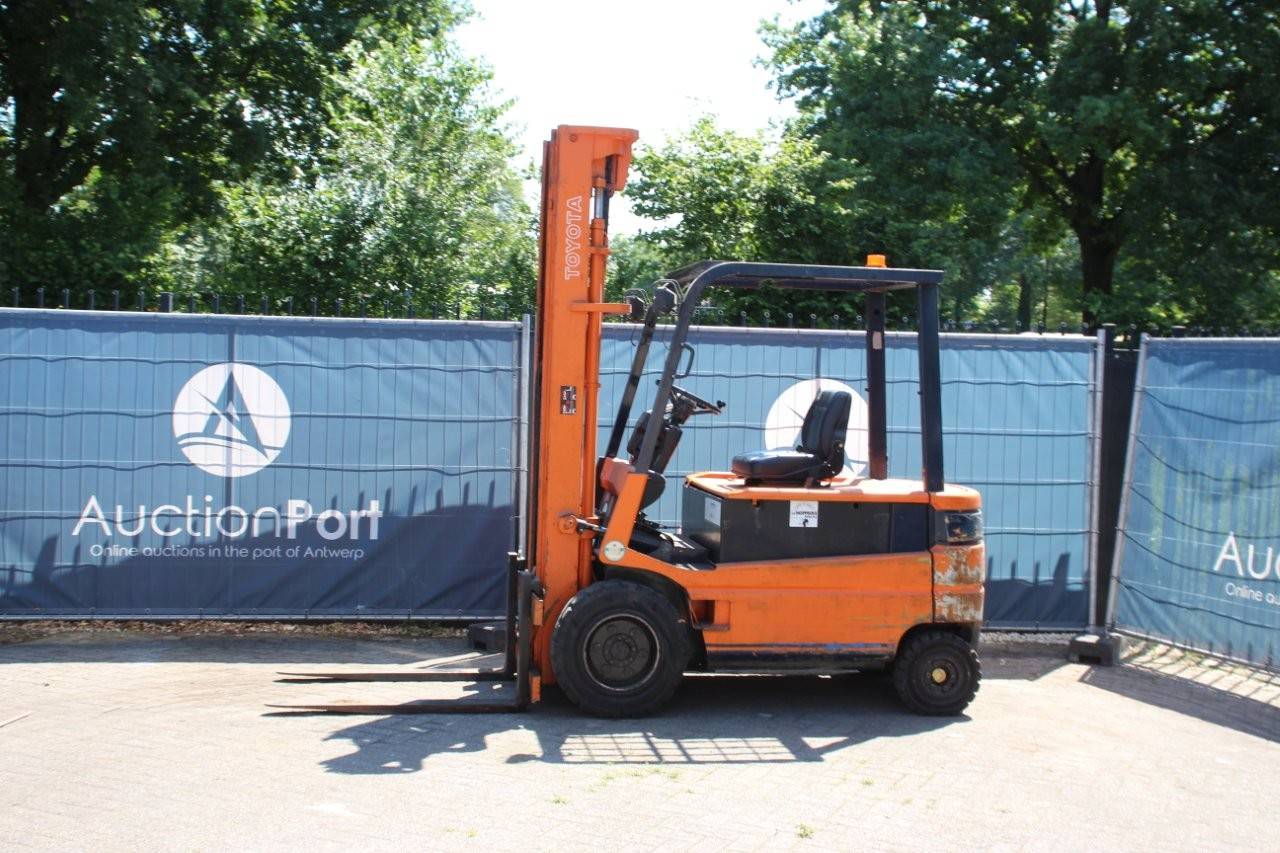 Forklift Toyota Electric 3000kg