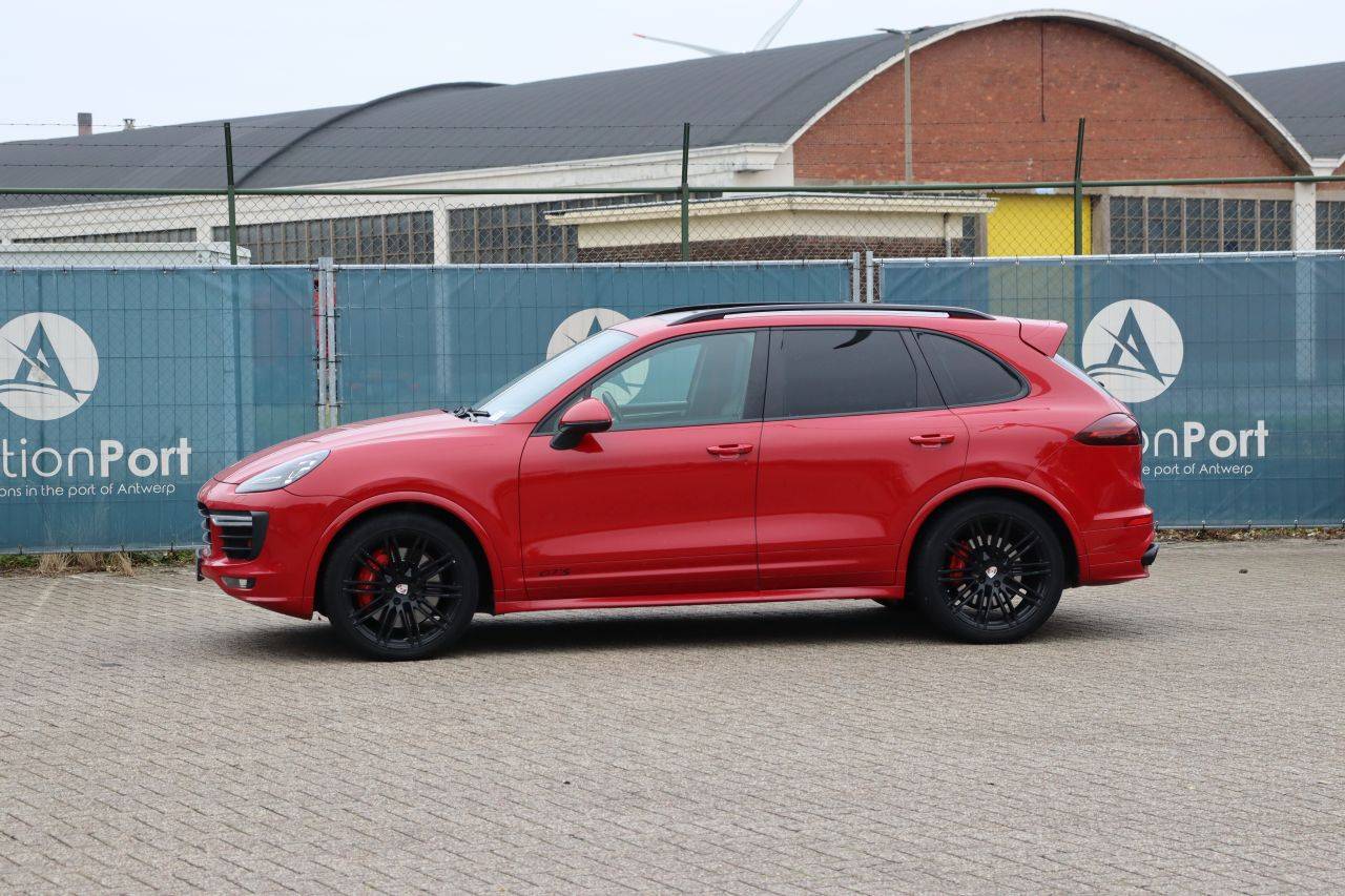 Pkw Porsche Cayenne GTS Benzin 440 PS 2016 (Margin)