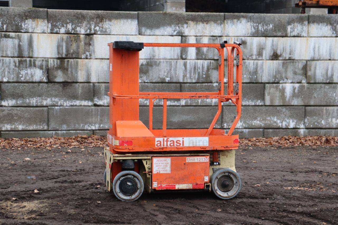 JLG 1230ES Electric Mast Lift 5.66m