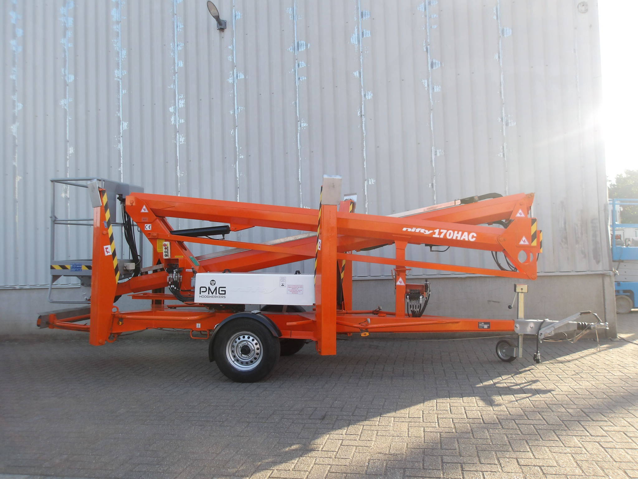 Trailer-mounted aerial platform Nifty 170HAC Electric 17.10m 2011