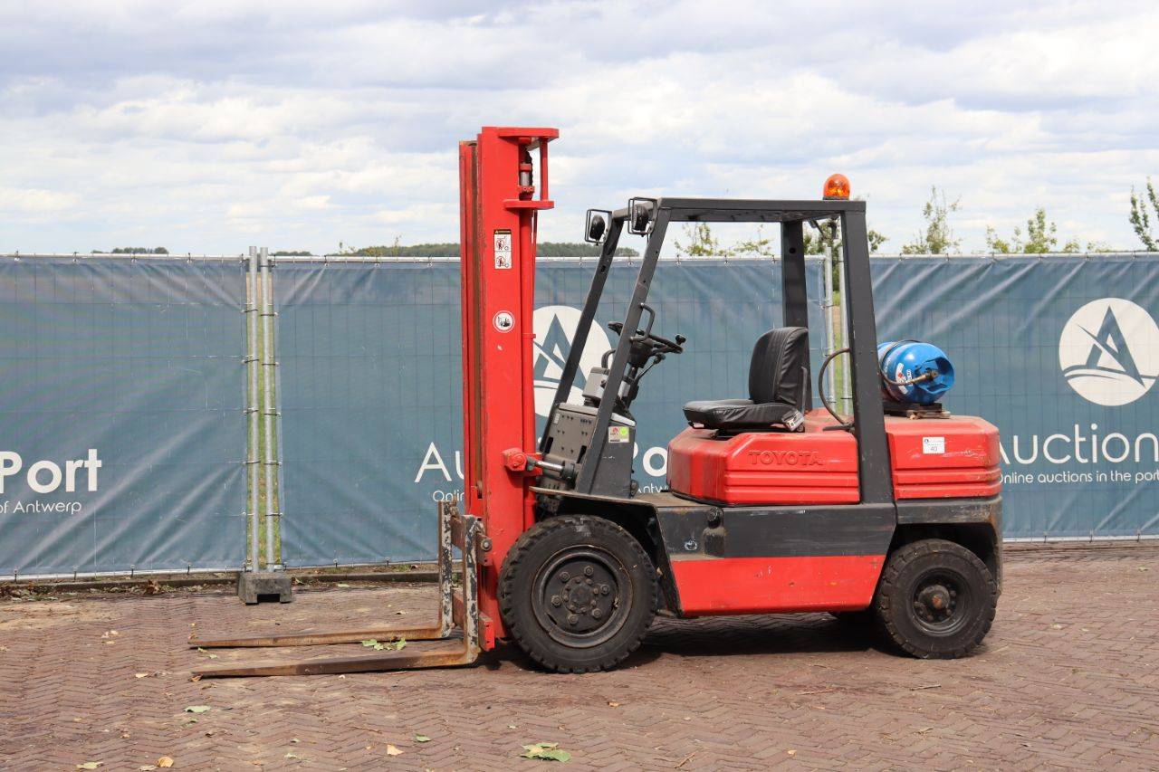 Forklift Toyota 42-5FG30 LPG 3000kg 3.7m 1995