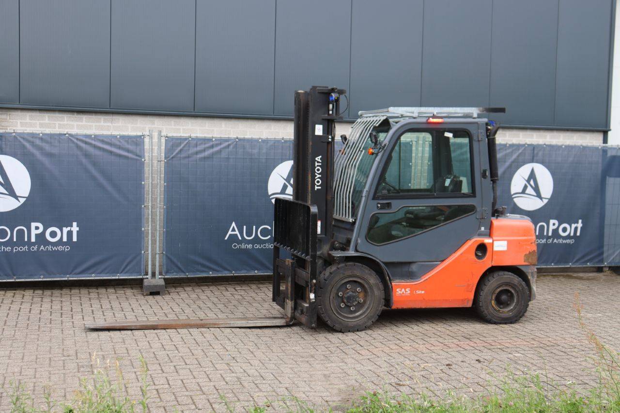 Forklift Toyota 02-8FDF30 Diesel 3000kg 3.7m 2020