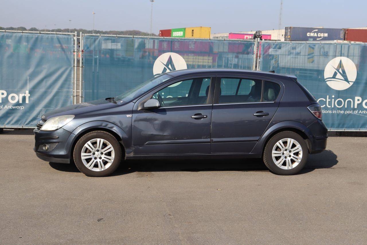 Passenger car Opel Astra Petrol 115hp 2009 (Margin)