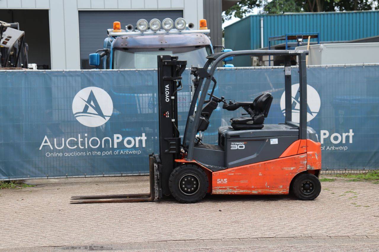 Forklift Toyota 8FBMT30 Electric 3000kg 4.3m 2017