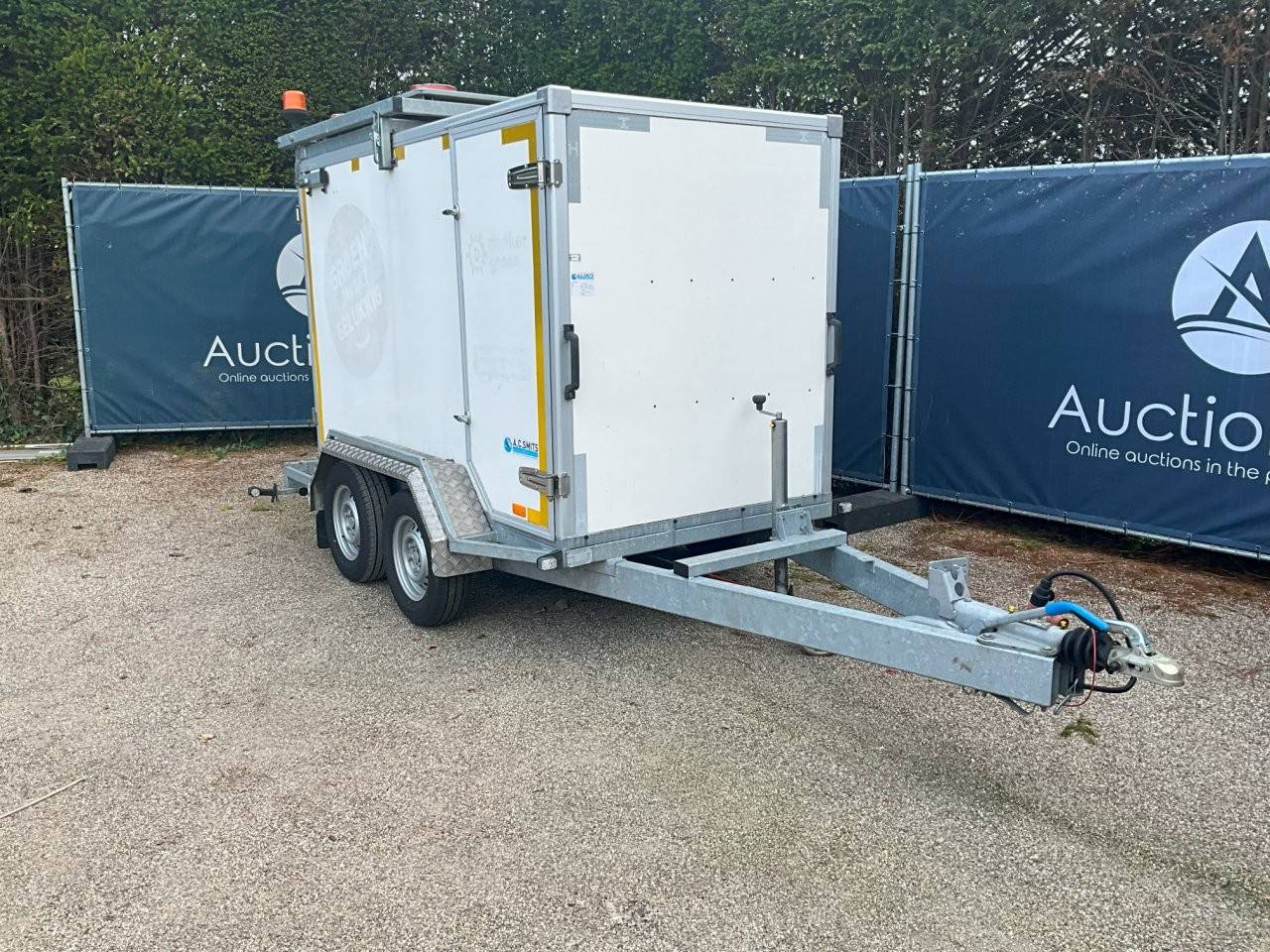 Closed trailer Hoka TA02