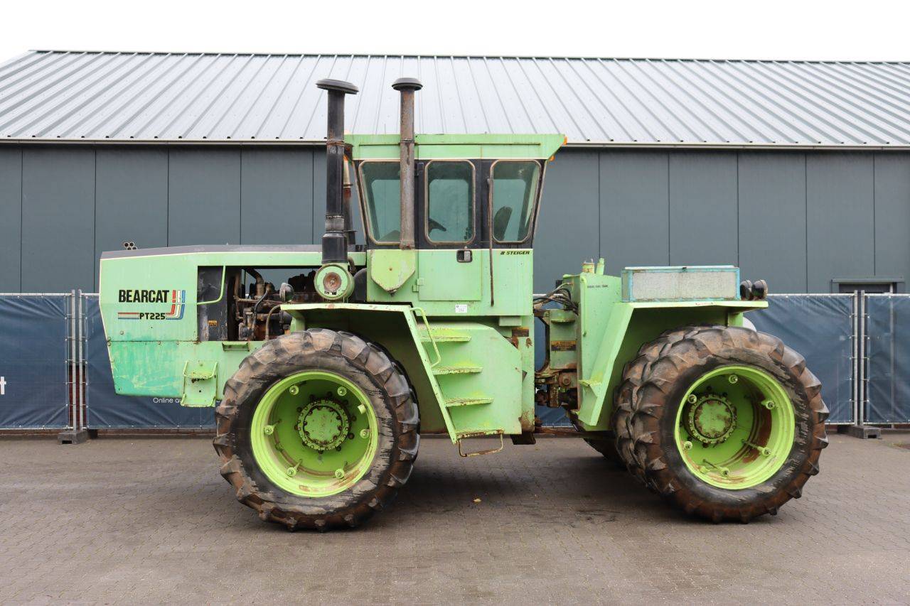 Tractor Stinger Steiger Bearcat PT225 Diesel