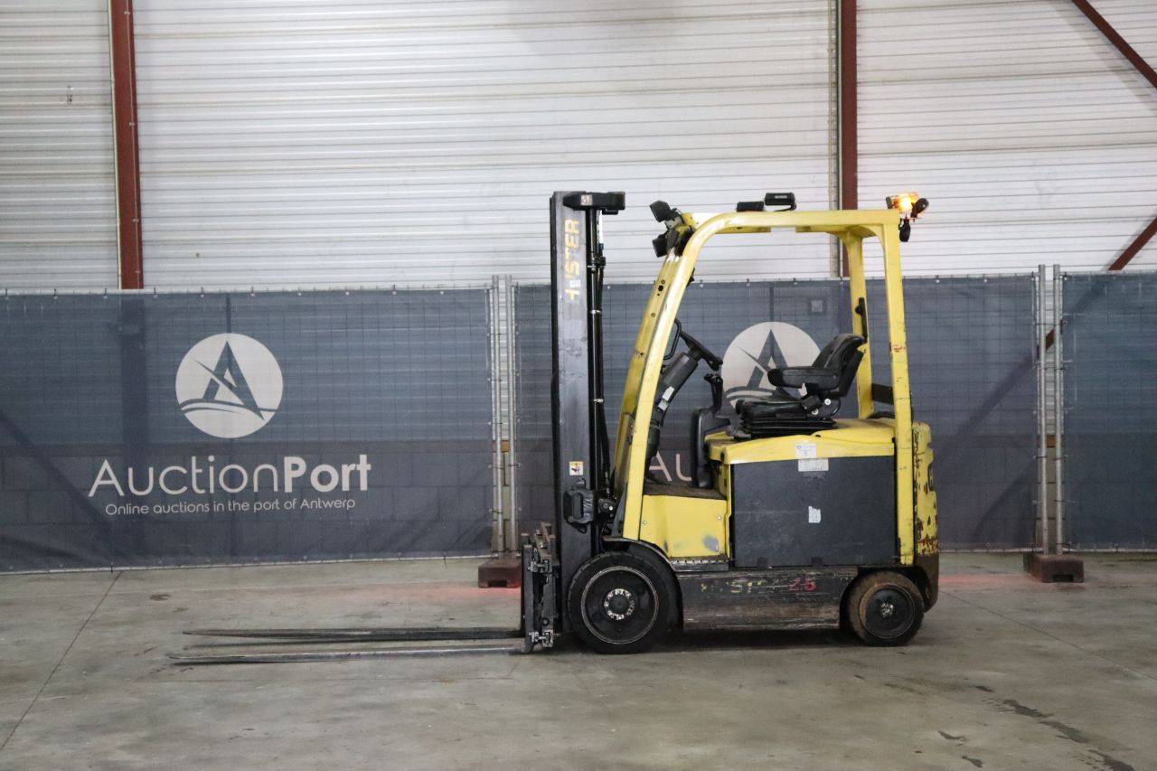 Hyster E2.5XN MWB Electric Forklift 1240kg 5.55m 2013