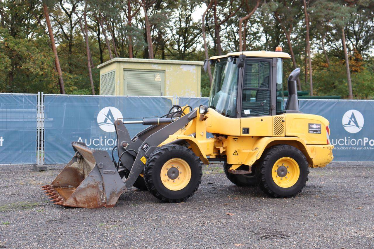 Pala gommata diesel Volvo L30G da 55,4 kW, anno 2016
