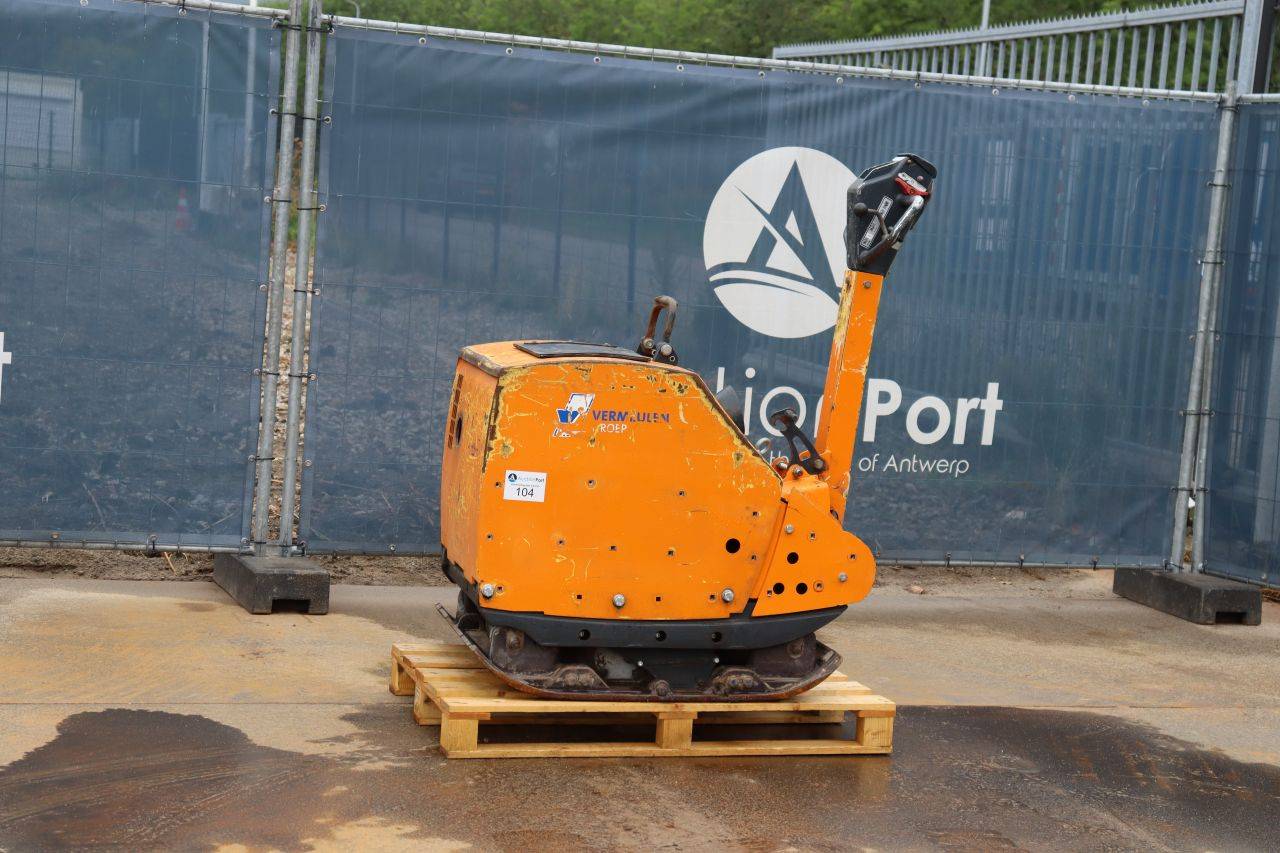 Vibratory plate Bomag BPR 100/80 D Diesel 2010