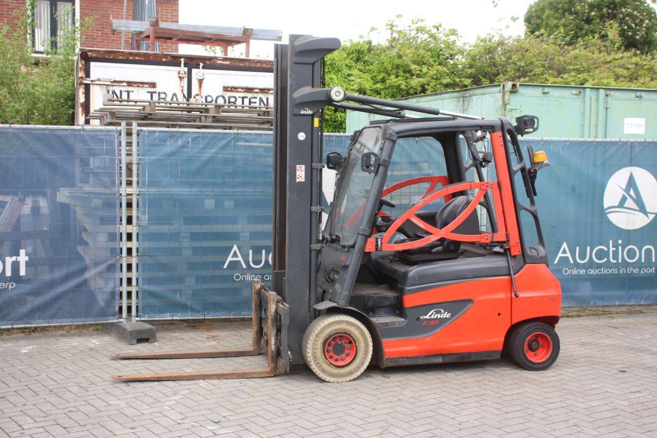 Linde E30-01 Electric Forklift 3000kg 5m 2017