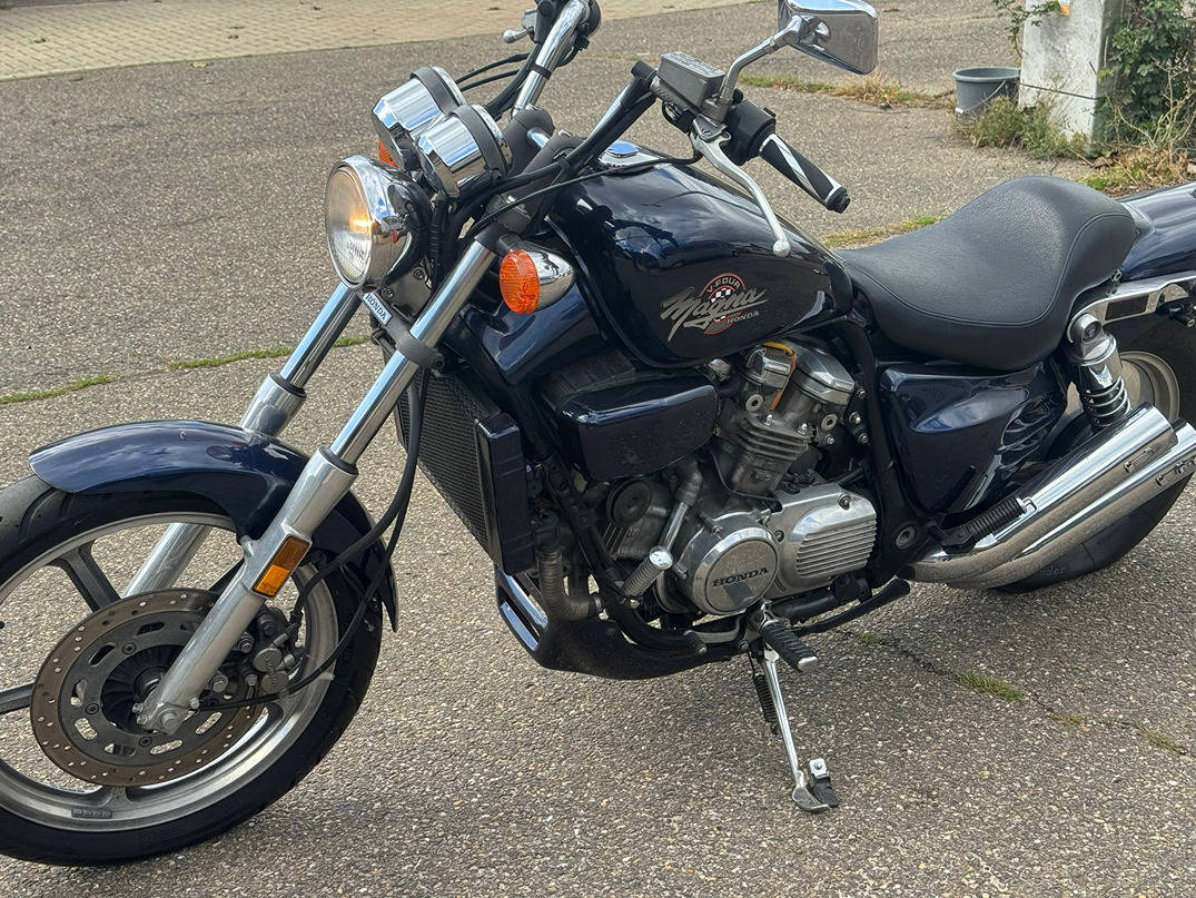 Vintage motorcycle Honda Magna VF750C Petrol 1988 (Margin)