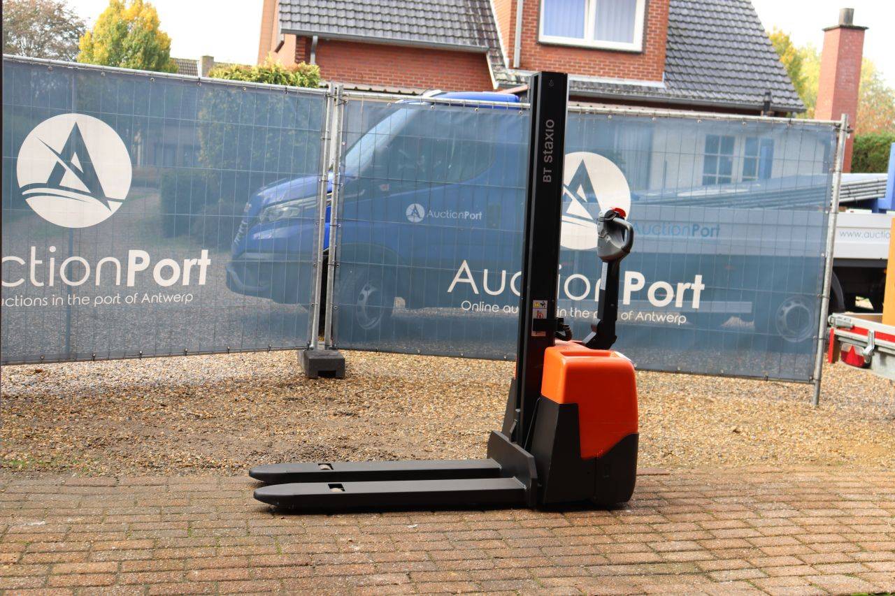Stacker BT HWE100 Electric 1000kg 1.5m 2016