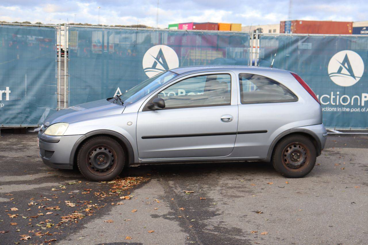 Pkw Opel Corsa Benzin 60 PS 2003 (Margin)