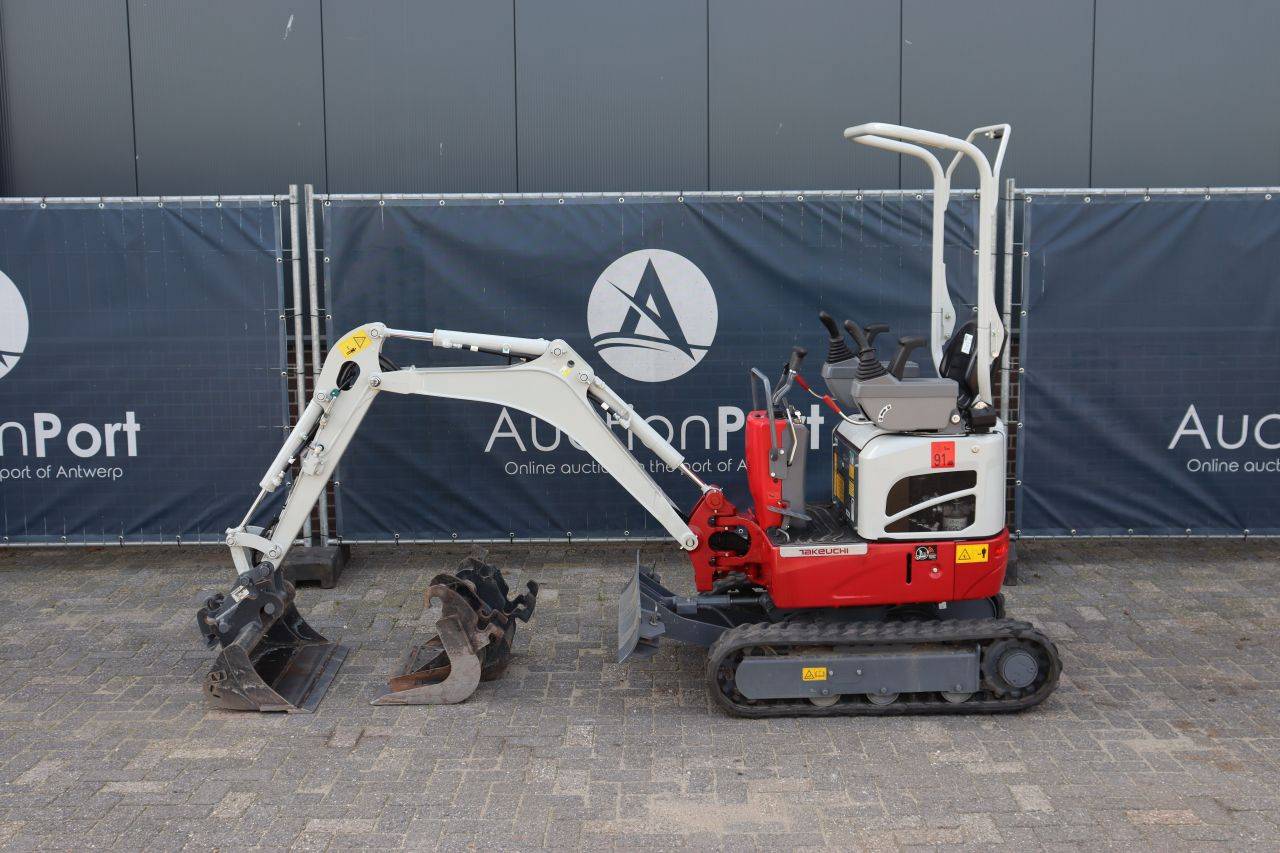 Minigraver Takeuchi TB210R Diesel 8.8kW 2025