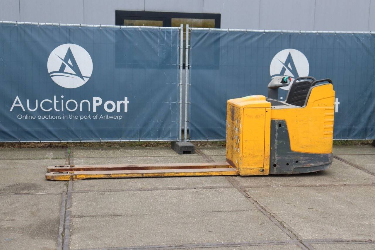 Pallet truck Jungheinrich ERE 225 Electric 2500kg 2016