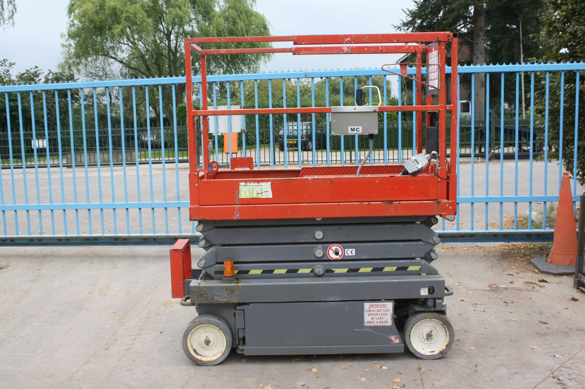 Skyjack SJ3219 Electric Scissor Lift 2014