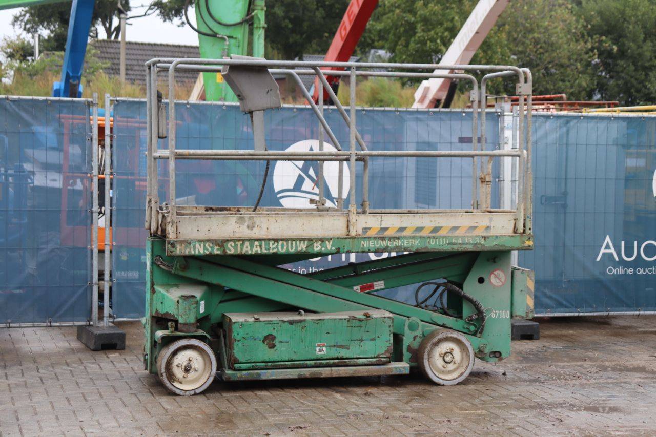 Scissor lift UpRight SL20 Electric 8.1m 2000