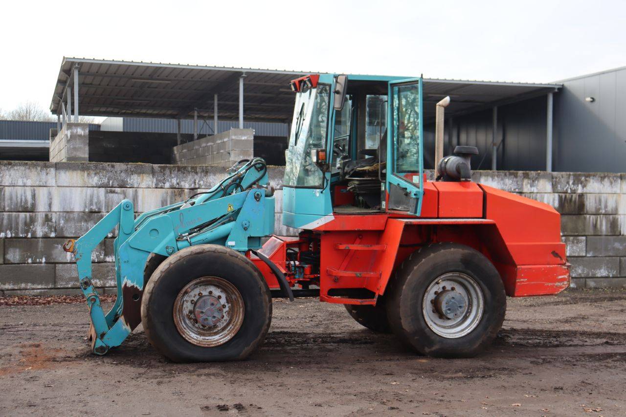 Pala gommata Paus RL1252SL Diesel 93kW 2000