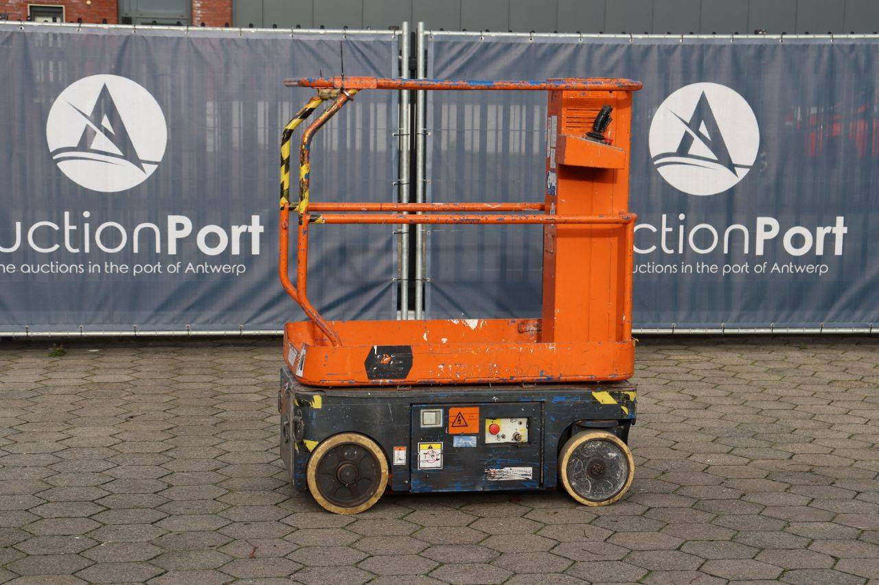 Skyjack Electric Mast Lift