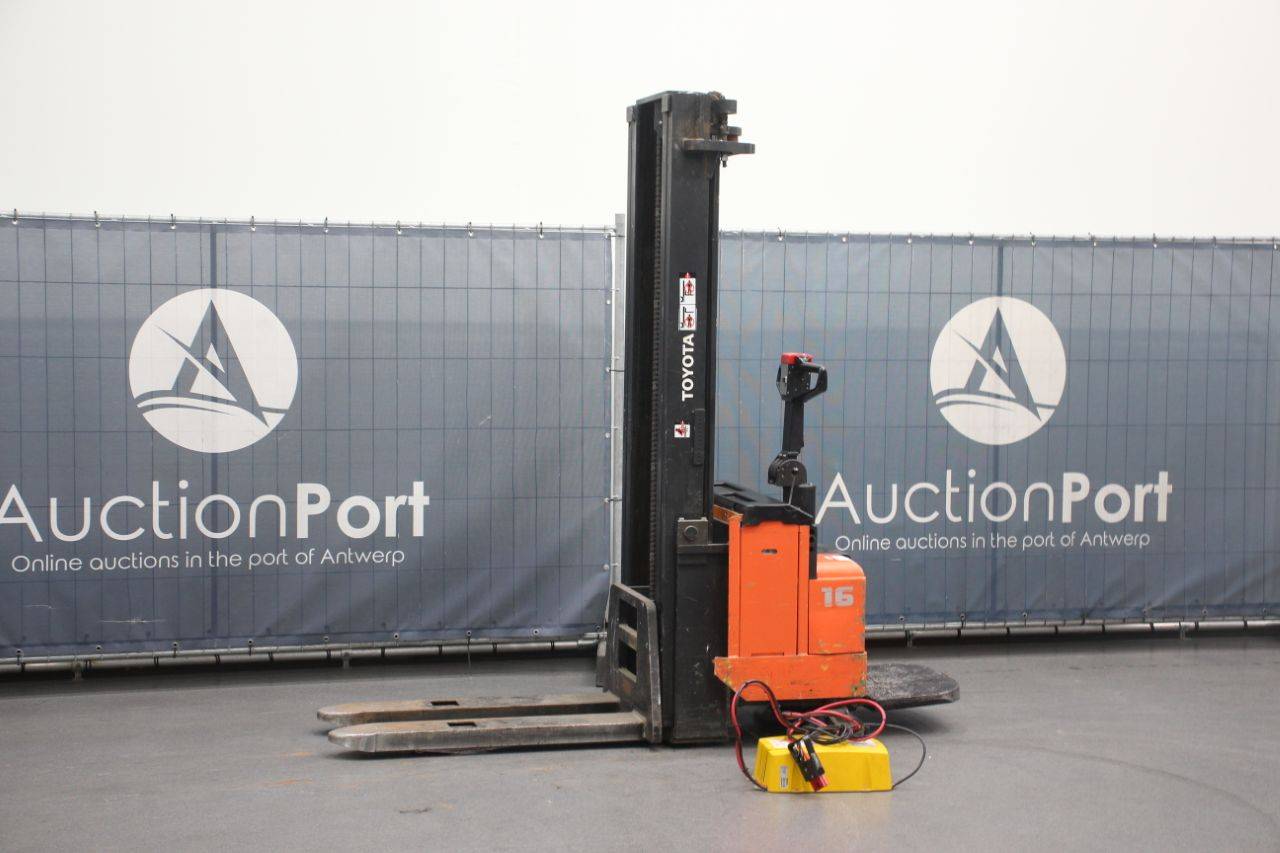 Toyota SLL 16 Electric Stacker 1600kg 2000