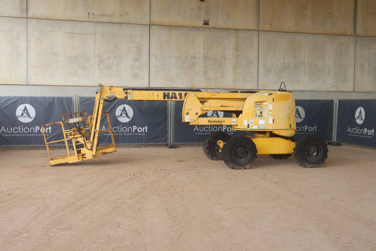Knikarmhoogwerker Haulotte HA18 PX Diesel 17.3m 2001